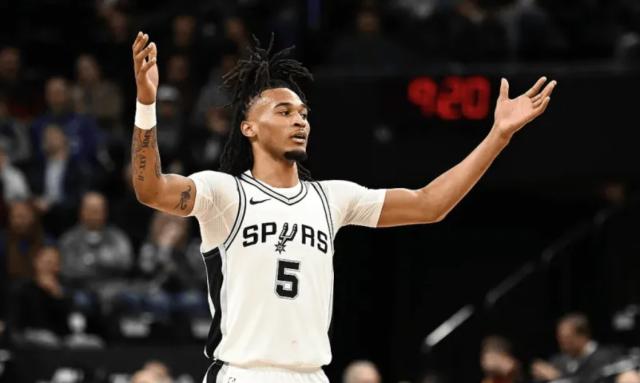 开云官网-卡斯尔登顶新秀榜 邓肯后马刺又一位最佳新秀？