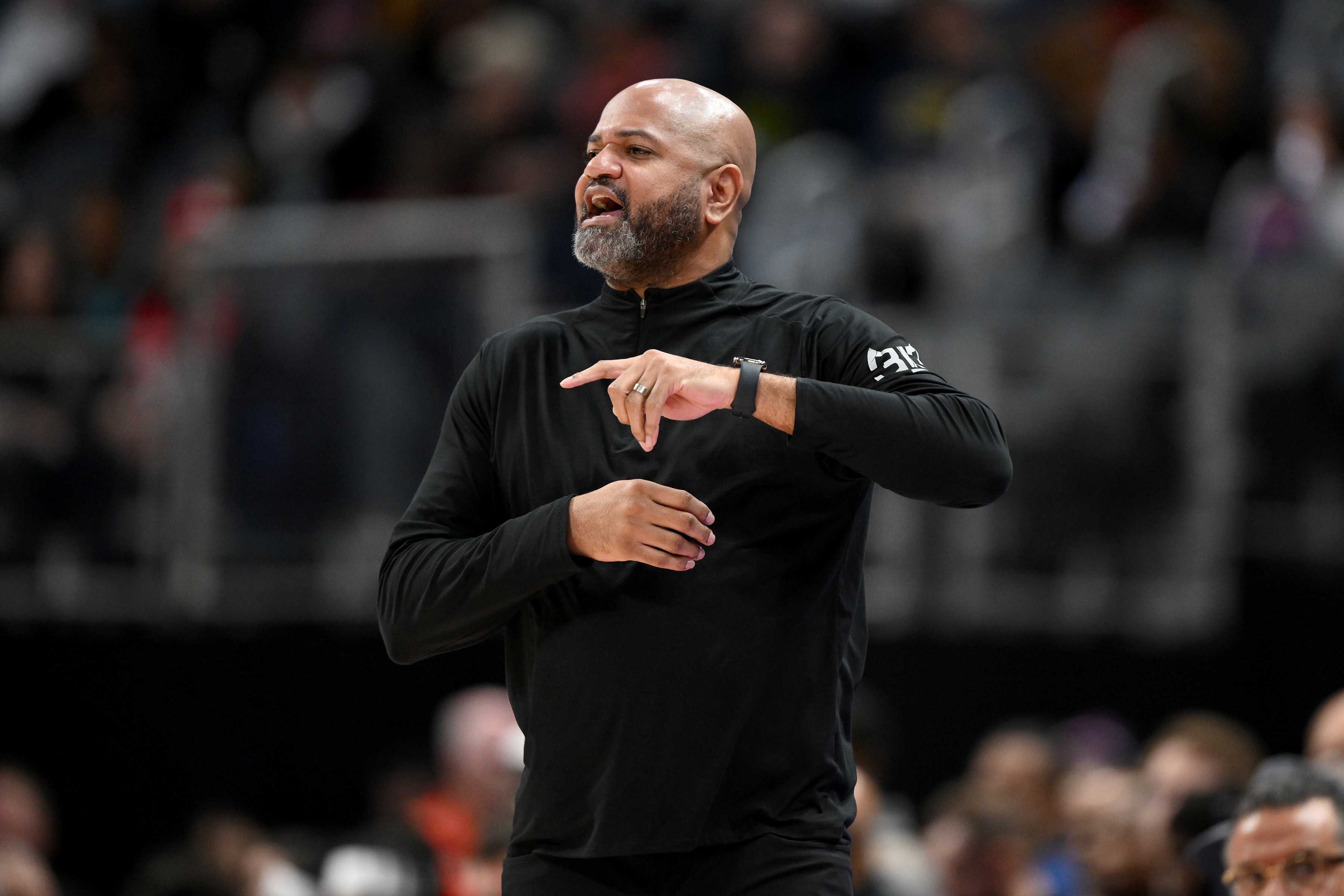 开云官网-三分32中7！比克斯塔夫：我们还不是成品球队 利用好空间继续提升