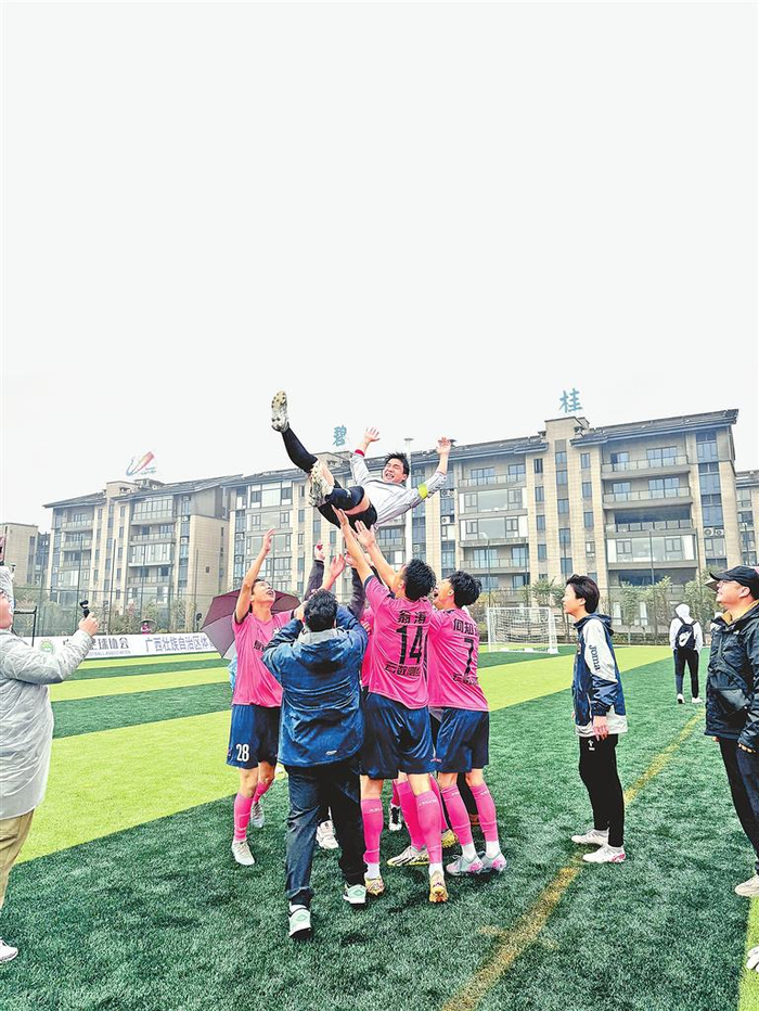 开云-息县足球 十年热爱结硕果|足球队|校园足球|倪国炳|息县众鑫队|河南_新浪体育_新浪新闻