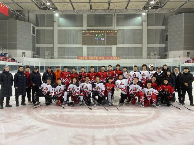 开云官网-【冬奥·人物】英如镝：从失利中成长 让冰球不再冷门