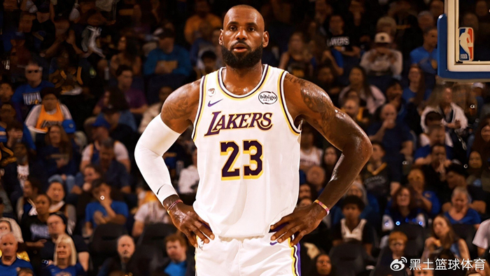 开云体育入口-41岁詹皇暴走!半场20分+100%三分率创历史|詹姆斯|湖人|勒布朗·詹姆斯|NBA|勒布朗-詹姆斯_新浪体育_新浪新闻